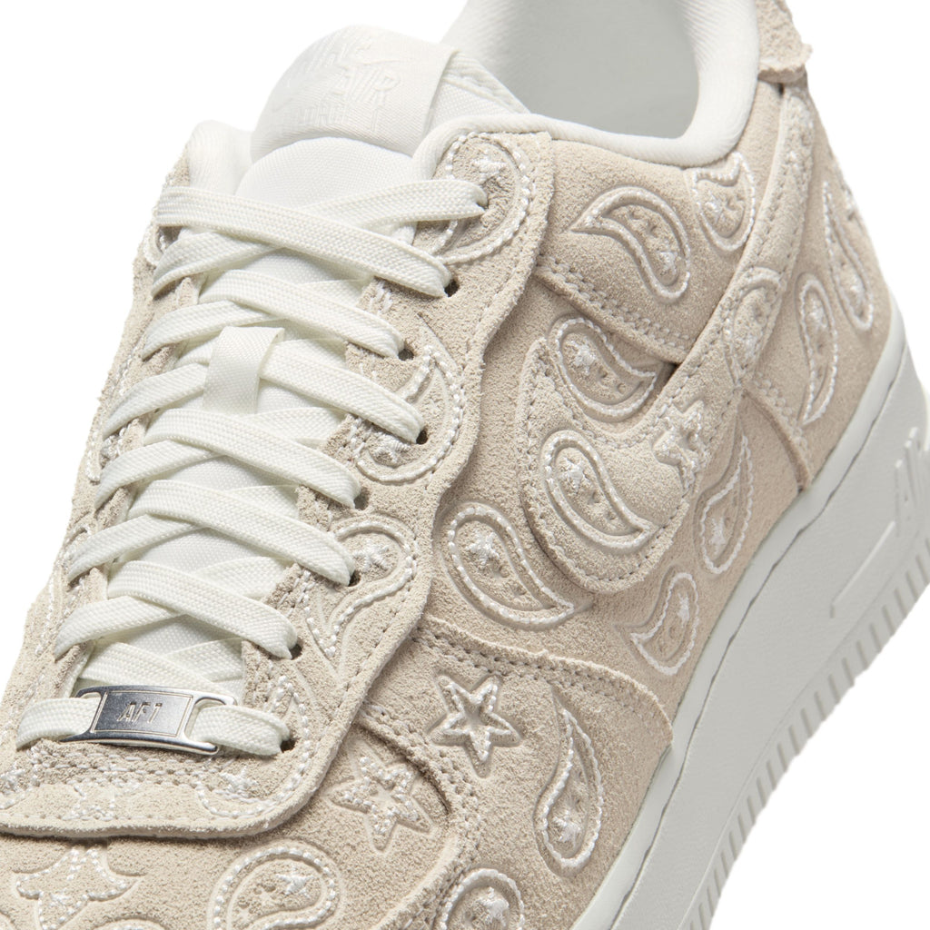 Nike Air Force 1 '07 LV8