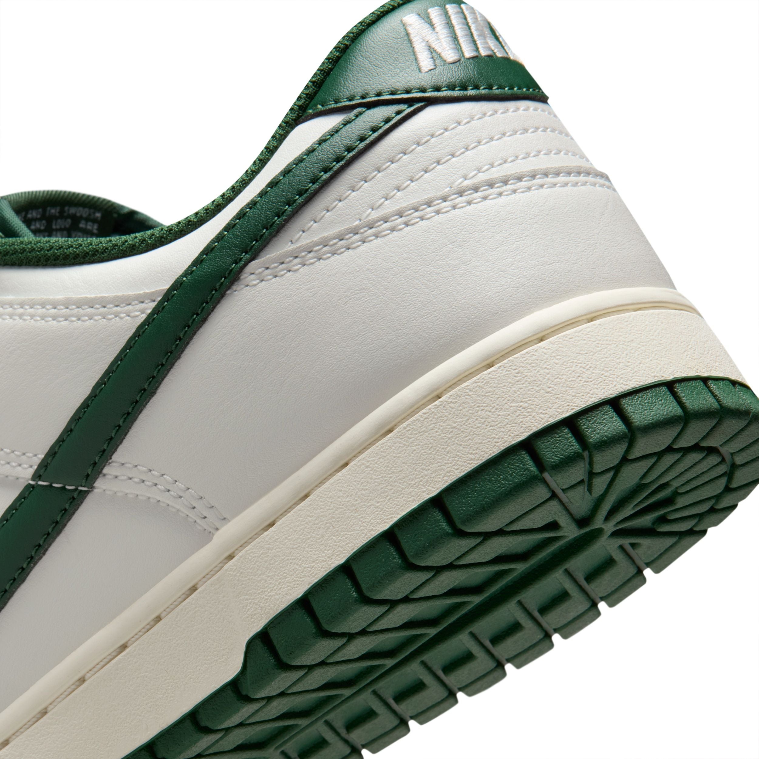 Nike Dunk Low Retro